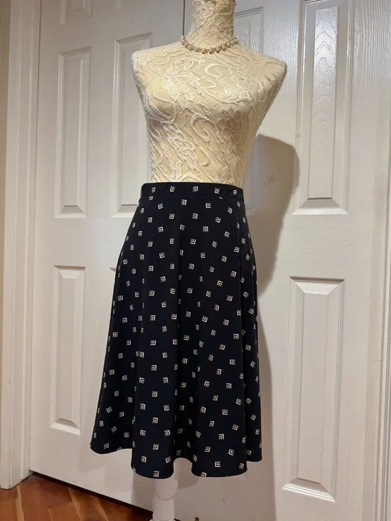 Gilli Black Circle Skirt with Cream Geometric Motif - Picture 2 of 4